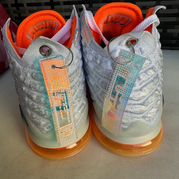 New Men Nike Le Bron James 17 LMTD Future Air size 11 - Picture 2 of 8